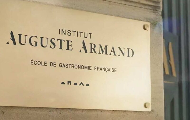 Ici tout commence : La fille d’un ancien personnage débarque à l’Institut… et ça promet ! (spoiler)
